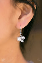 Carregar imagem no visualizador da galeria, Toast To Perfection - White Necklace Set