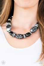 Cargar imagen en el visor de la galería, In Good Glazes - Black Necklace Set