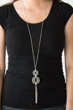 Carregar imagem no visualizador da galeria, Timelessly Tasseled - Silver Necklace Set