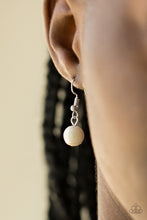 Cargar imagen en el visor de la galería, The Ruling Class - White Necklace Set