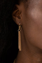 Carregar imagem no visualizador da galeria, Way To Make An Entrance - Gold Necklace Set
