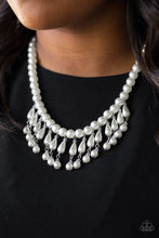 Cargar imagen en el visor de la galería, Miss Majestic - White Necklace Set