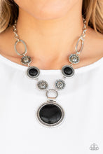 Cargar imagen en el visor de la galería, Sedona Drama - Black Necklace Set
