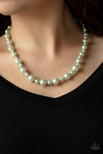 Cargar imagen en el visor de la galería, Pearl Heirloom - Green Necklace Set