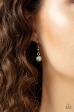Cargar imagen en el visor de la galería, Pearl Heirloom - Green Necklace Set