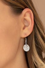 Cargar imagen en el visor de la galería, Trailblazing Trinket - Silver Necklace Set