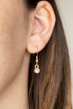 Load image into Gallery viewer, Head OVAL Heels - Gold Necklace Set