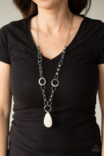 Cargar imagen en el visor de la galería, Recycled Refinement - White Necklace Set