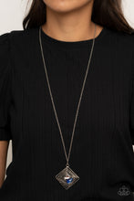 Cargar imagen en el visor de la galería, Timelessly Tilted - Blue Necklace Set