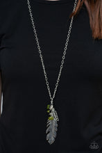 Carregar imagem no visualizador da galeria, Feather Flair - Green Necklace Set