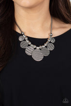 Cargar imagen en el visor de la galería, Indigenously Urban - Silver Necklace Set