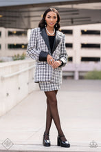 Carregar imagem no visualizador da galeria, Fiercely 5th Avenue - Complete Trend Blend April 2022