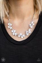 Cargar imagen en el visor de la galería, Hollywood Hills - White Necklace Set