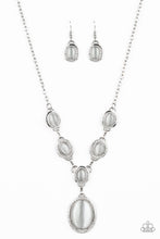 Cargar imagen en el visor de la galería, Metro Medallion - White Necklace Set