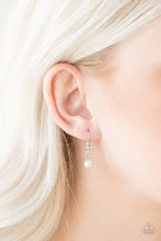 Cargar imagen en el visor de la galería, A Touch of CLASSY - White Necklace Set