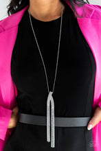 Cargar imagen en el visor de la galería, Out of the Sway - White Necklace Set
