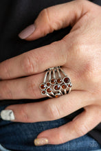 Cargar imagen en el visor de la galería, Meet In The Middle - Brown Ring
