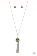 Cargar imagen en el visor de la galería, Belle of the BALLROOM - Green Necklace Set
