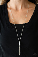 Cargar imagen en el visor de la galería, Tassel Tease - White Necklace Set
