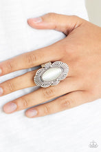 Cargar imagen en el visor de la galería, Oceanside Oracle - White Ring
