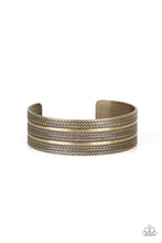 Charger l&#39;image dans la galerie, Patterned Plains - Brass Bracelet
