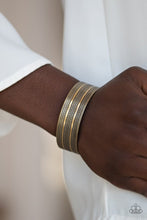 Charger l&#39;image dans la galerie, Patterned Plains - Brass Bracelet
