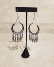 Cargar imagen en el visor de la galería, Day To DAYDREAM - Blue Earrings

