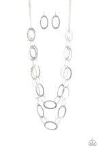 Cargar imagen en el visor de la galería, Glimmer Goals - Silver Necklace Set
