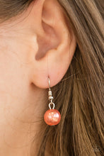 Cargar imagen en el visor de la galería, Run The Show - Orange Necklace Set
