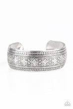 Cargar imagen en el visor de la galería, Gorgeously Gypsy - Silver Bracelet
