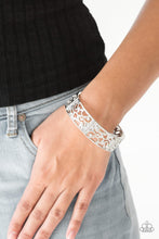 Cargar imagen en el visor de la galería, Yours and VINE - White Bracelet
