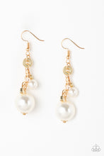 Carregar imagem no visualizador da galeria, Timelessly Traditional - Gold Earrings
