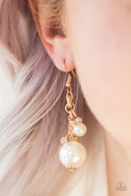 Carregar imagem no visualizador da galeria, Timelessly Traditional - Gold Earrings
