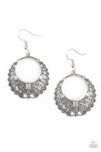 Cargar imagen en el visor de la galería, Grapevine Glamorous - Silver Earrings
