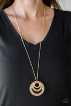 Load image into Gallery viewer, Savagely She-Wolf - Gold Necklace Set
