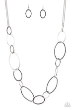 Cargar imagen en el visor de la galería, City Circuit - Black Necklace Set
