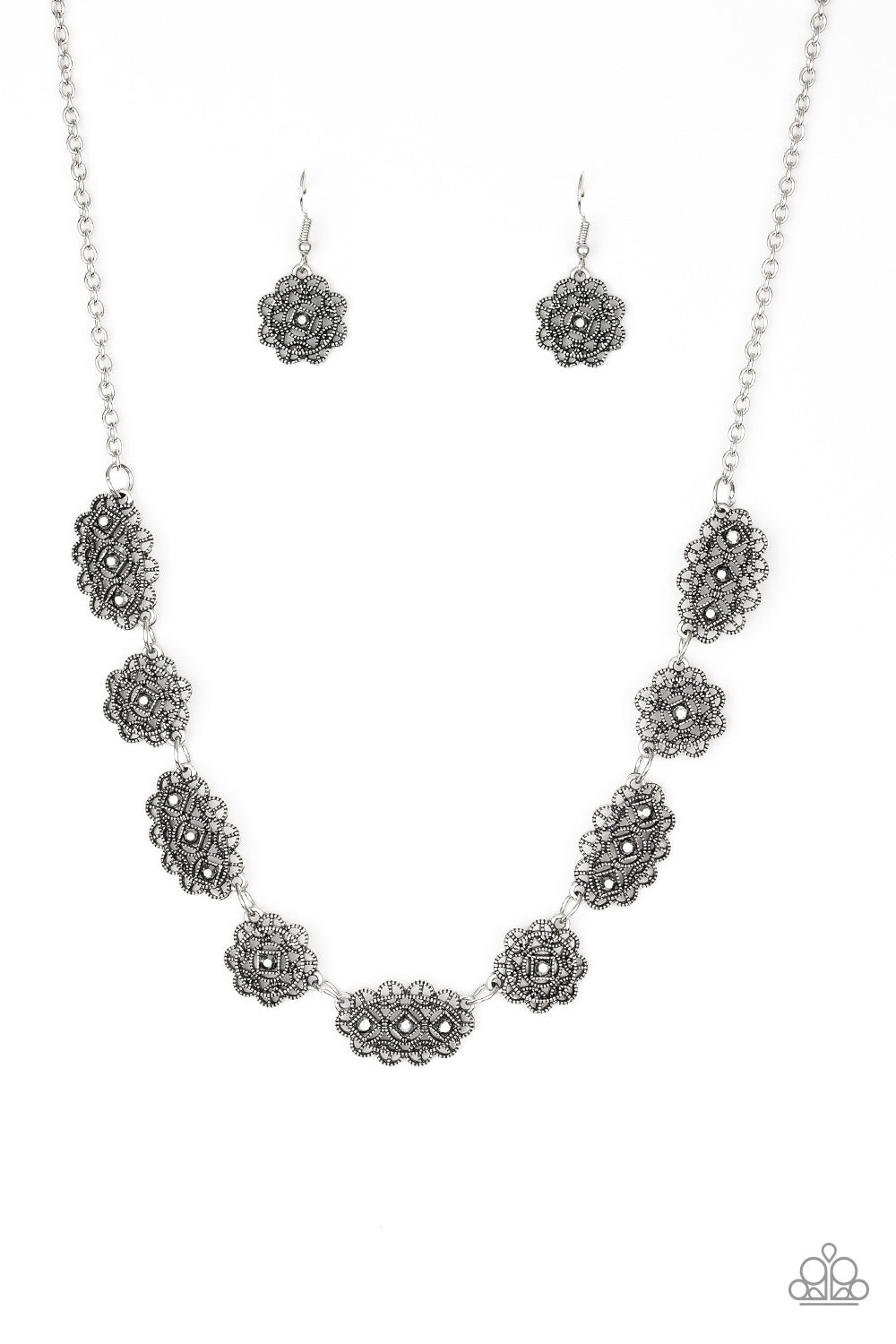 Vintage Vogue - Silver Necklace Set