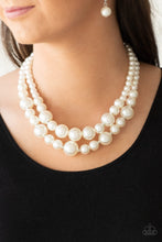 Cargar imagen en el visor de la galería, The More The Modest - White Necklace Set
