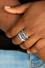 Cargar imagen en el visor de la galería, Making The World Sparkle - Green Ring
