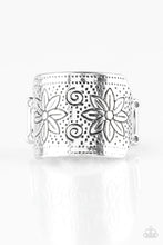 Cargar imagen en el visor de la galería, Wild Meadows - Silver Ring
