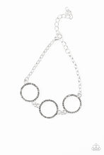 Charger l&#39;image dans la galerie, Dress The Part - Silver Bracelet
