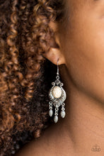 Carregar imagem no visualizador da galeria, Enchantingly Environmentalist - White Earrings
