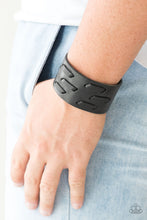 Load image into Gallery viewer, Be Your Own HUNTSMAN - Black Urban Bracelet
