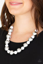 Load image into Gallery viewer, Top Pop - White Necklace Set
