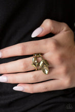 Cargar imagen en el visor de la galería, Flawless Foliage - Brass Ring
