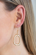 Load image into Gallery viewer, Backstreet Bandit - Gold Necklace Set
