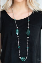 Cargar imagen en el visor de la galería, Crystal Charm - Green Necklace Set
