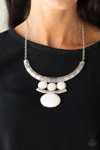 Cargar imagen en el visor de la galería, Commander In CHIEFETTE - White Necklace Set
