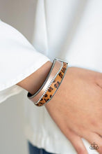Charger l&#39;image dans la galerie, Flirtatiously Feline - Brown Urban Bracelet
