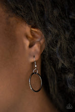 Cargar imagen en el visor de la galería, Natural-Born Ringleader -Black Necklace Set
